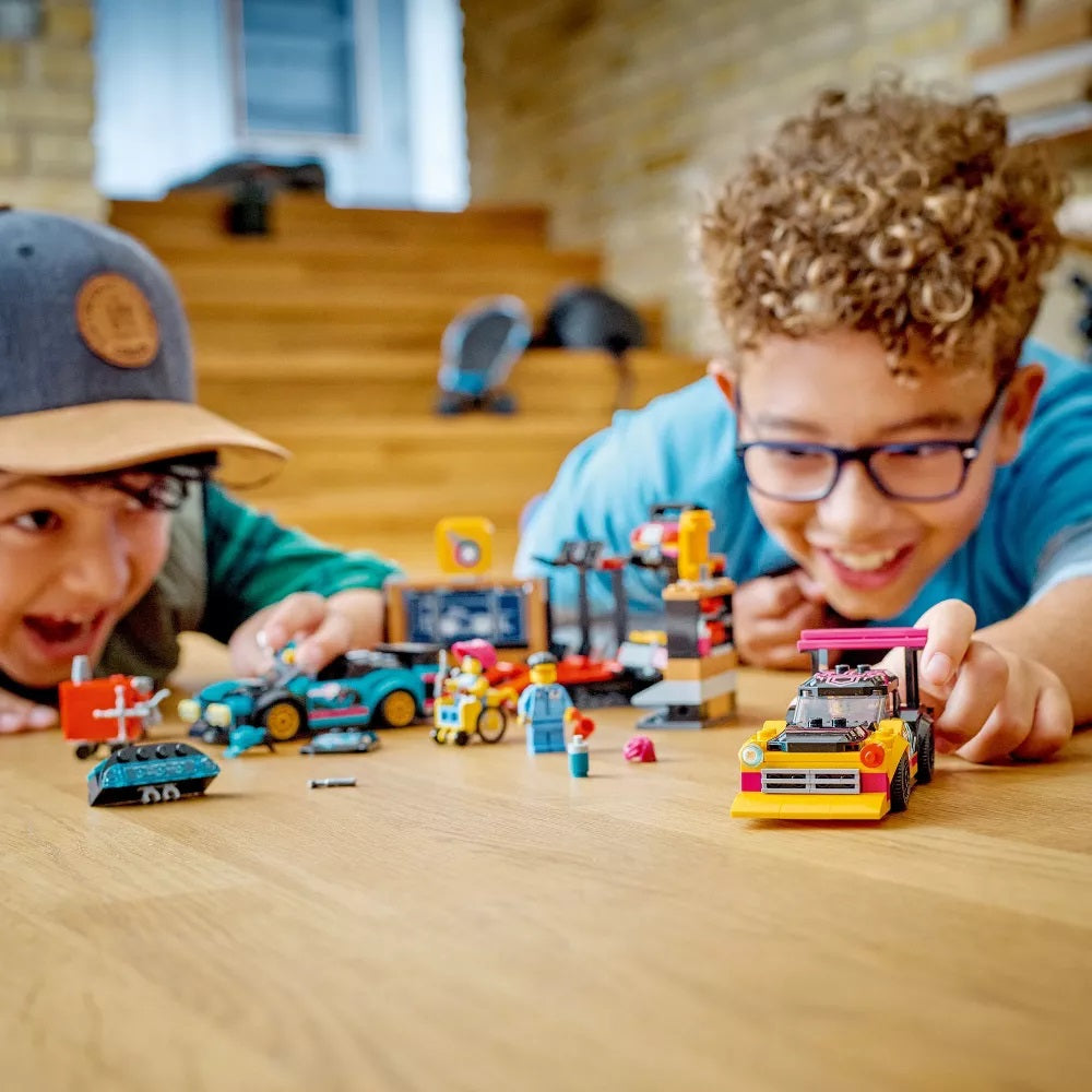 City: Custom Car Garage
