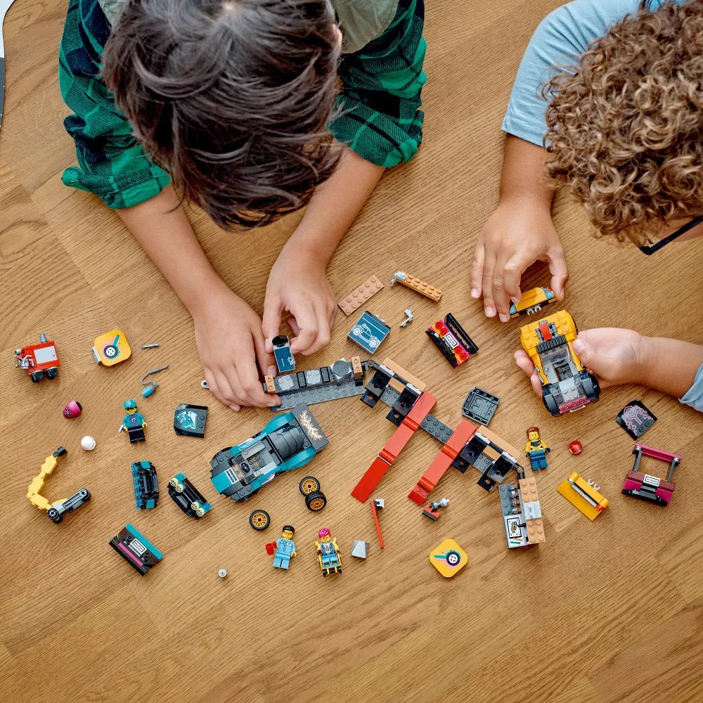 City: Custom Car Garage