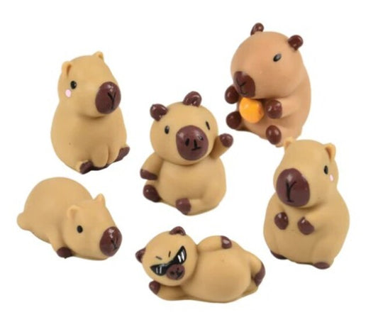 Mini Squishy Capybara Tub